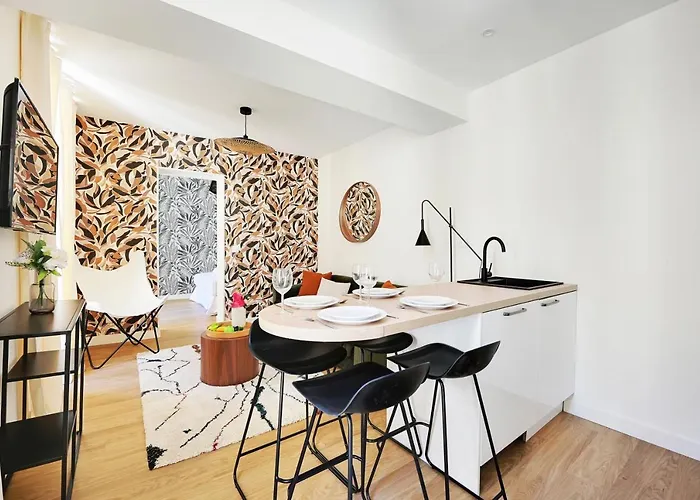 Mb-145-temple-3bg Hotel